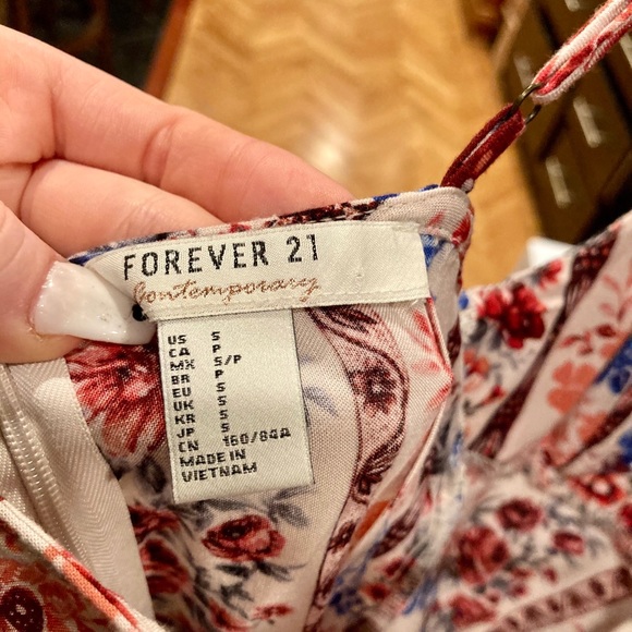 Forever21 Spring Dress Flowers Size Small - Picture 3 of 3